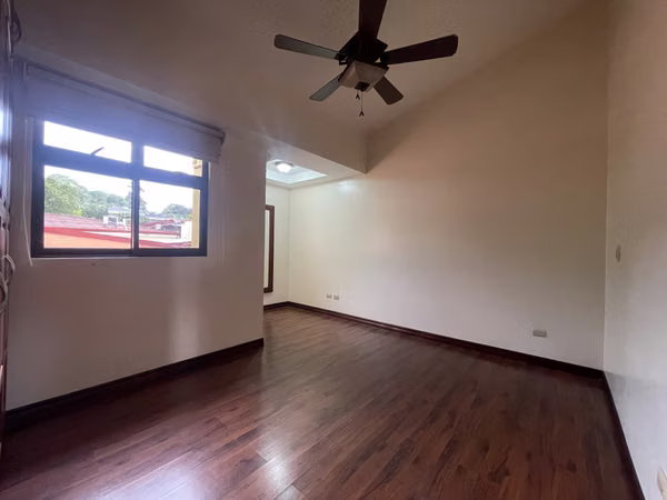 Alquiler de Casa Independiente | Cerca del Fresh Market | Ciudad Colón