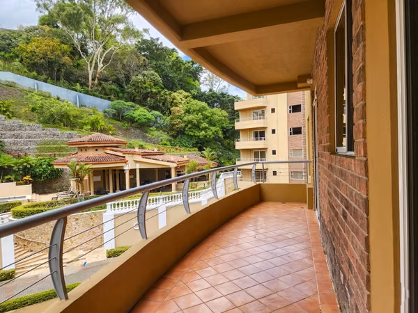REMATE BANCARIO | Apartamento de 224 m² con Vista al Valle | Amenidades de Lujo - $395.000