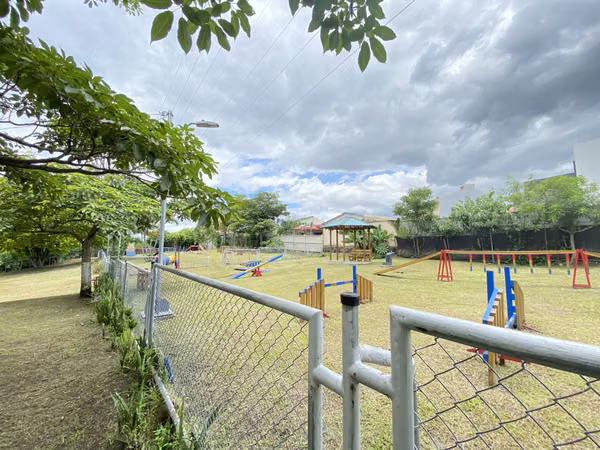 Alquiler de Apartamento en Guachipelin de Escazú dentro de Residencial 4200000