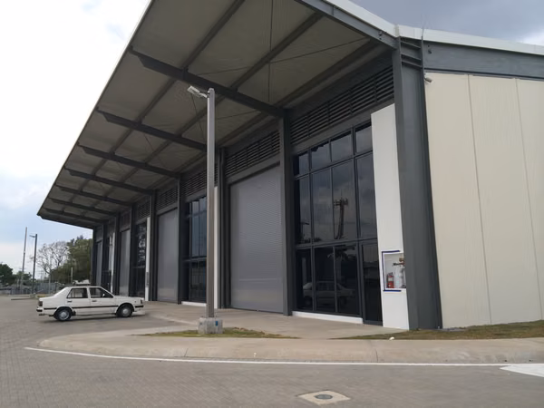 Bodega industrial Ciruelas, se escuchan ofertas