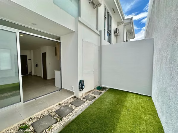 Venta casa para inversión, condominio con amenidades de lujo