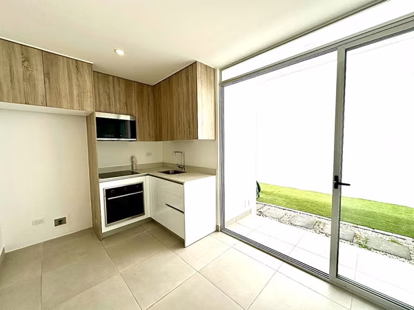 Venta casa para inversión, condominio con amenidades de lujo