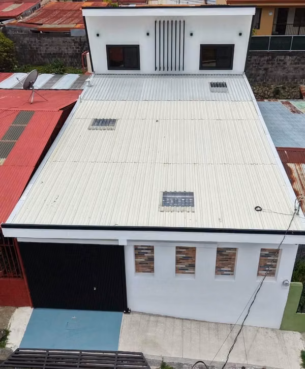 SE VENDE HERMOSA CASA REMODELADA 100% en San Pablo de Heredia
