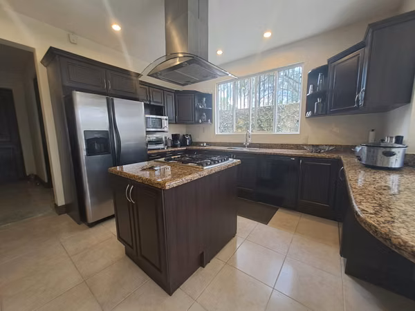 Casa en Venta en Sánchez Curridabat