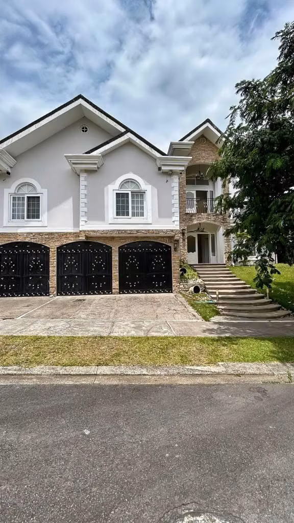 House for sale in Santa Lucía Condominium, La Unión, Cartago