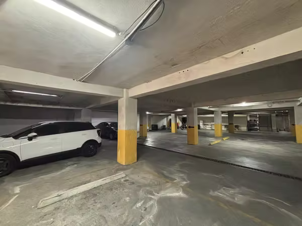 Local comercial 140m2 + 20m2 de terraza San Rafael de Escazú parqueo seguridad