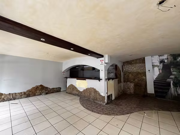 Local comercial 140m2 + 20m2 de terraza San Rafael de Escazú parqueo seguridad
