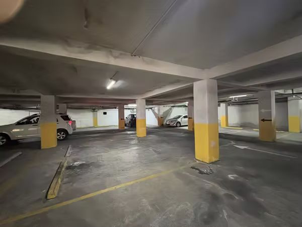 Local comercial 140m2 + 20m2 de terraza San Rafael de Escazú parqueo seguridad