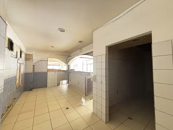 Local comercial 140m2 + 20m2 de terraza San Rafael de Escazú parqueo seguridad