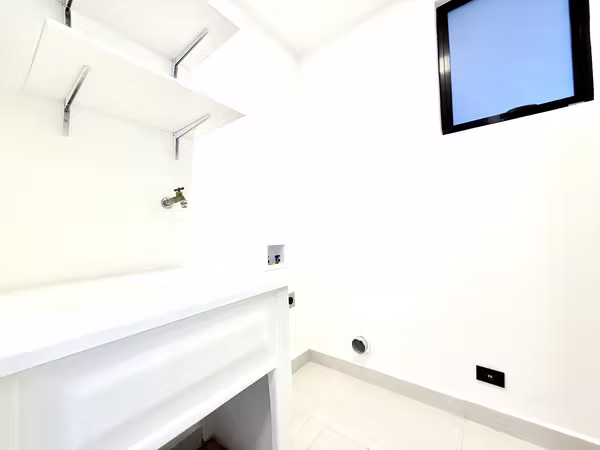 Alquiler casa de 3 habitaciones, jardín, amenidades de lujon