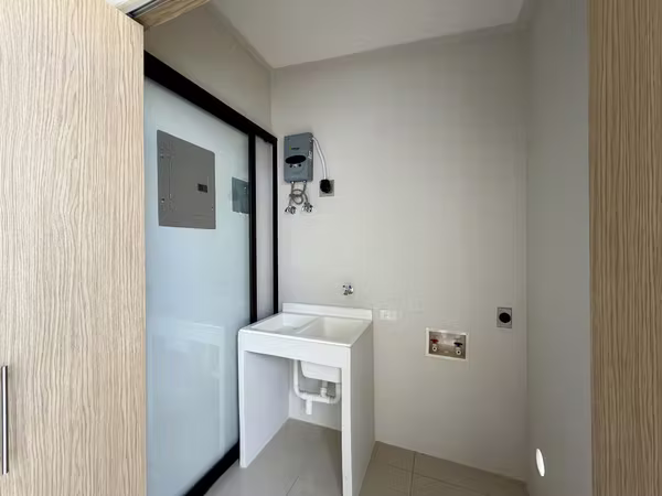 Casa NUEVA alquiler Heredia | Condominio | Patio