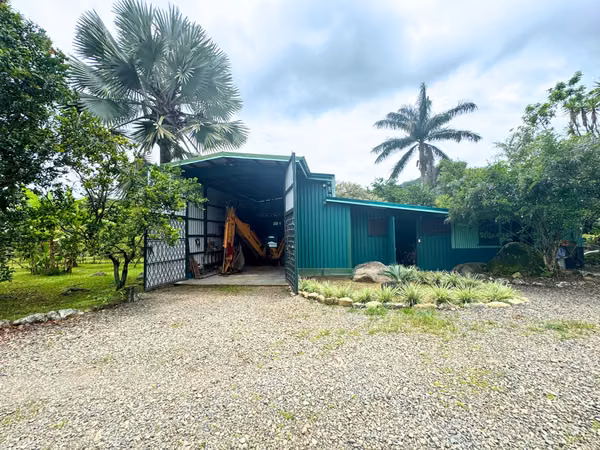 Finca Plana con 2 Casas en Venta Palomo Cartago 16.000 m²