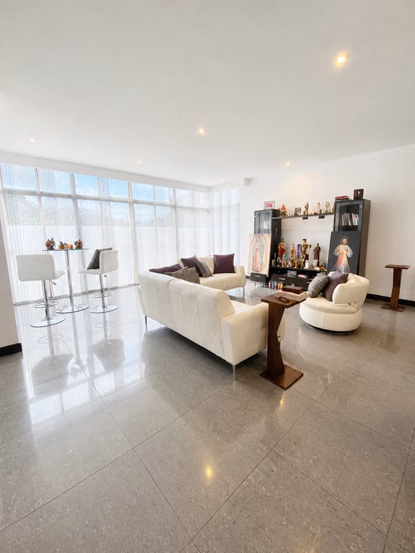 Apartamento Amplio en Venta | 144 m² | Río Oro, Santa Ana