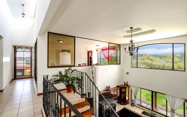 Casa en Venta en Grecia, Alajuela - Urbanización Bella Vista -3 Habitaciones -Amplio Lote