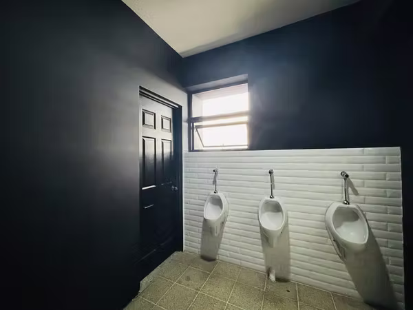 Local comercial 256m2 Barrios Escalante cuarto piso vista