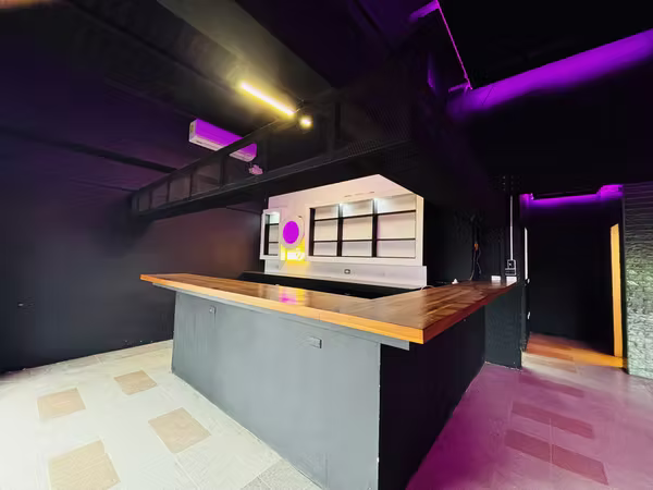Local comercial 256m2 Barrios Escalante cuarto piso vista