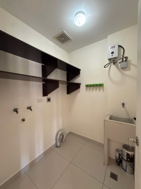 Apartamento con Vistas Ideal para Inversión en Cuarto Piso
