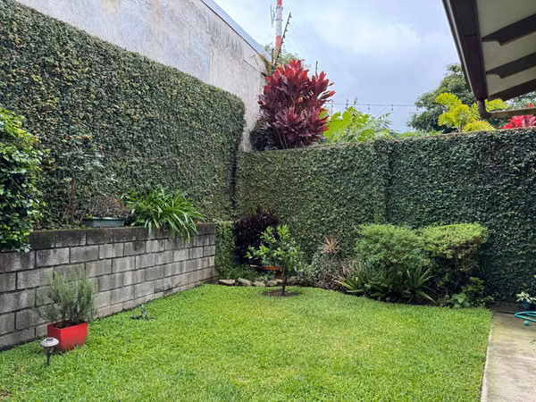 Casa de un Piso en Condominio Exclusivo en Santo Domingo
