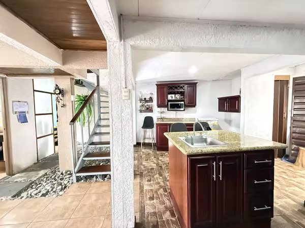 Casa de Tres Pisos en San Francisco de Dos Ríos
