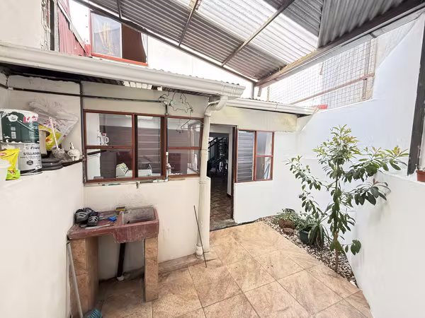 Casa de Tres Pisos en San Francisco de Dos Ríos