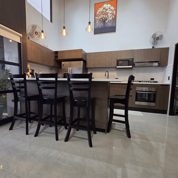 Casa Moderna Amueblada en Grecia, Alajuela - Condominio