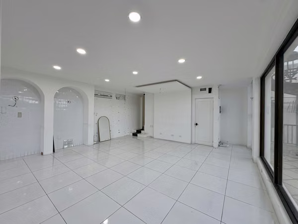 Commercial Rental - San Rafael de Escazú - 124; 90 m ²