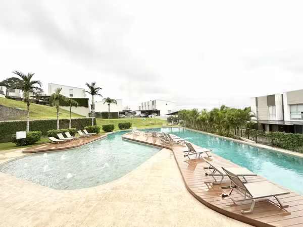 Alquiler de Town House en Santa Ana Río Oro, amenidades espectaculares