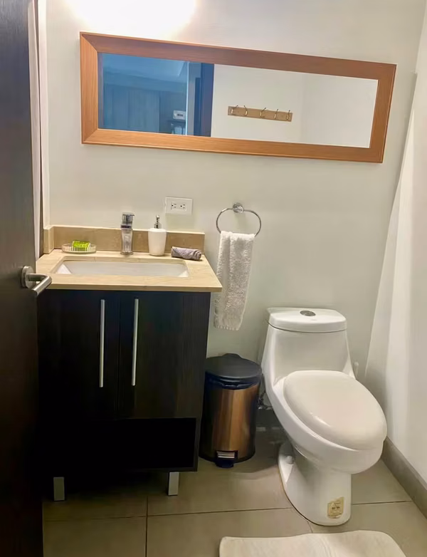 Venta de Apartamento Amueblado, Rohmoser, San José. 6072