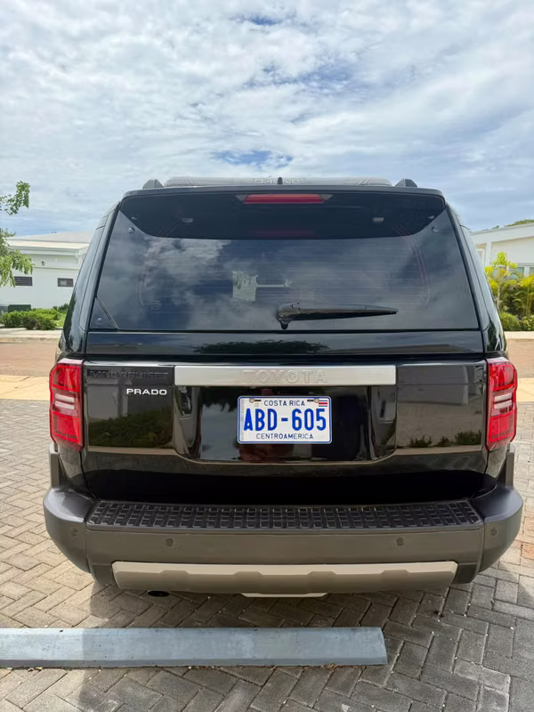 Se vende Toyota Land Cruiser Prado TXL 2025