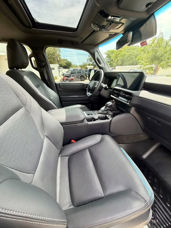 Se vende Toyota Land Cruiser Prado TXL 2025