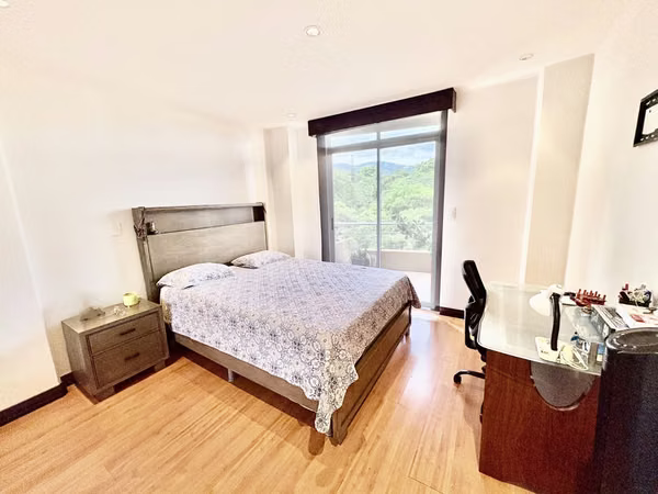 ESCAZU! AMPLIO APARTAMENTO AMOBLADO RENOVADO DE 2 HAB / 2 BAÑOS/2PARQUEOS