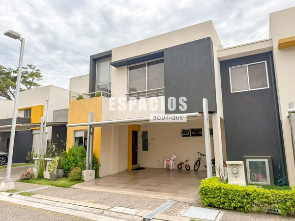 House for Sale in Santa Ana