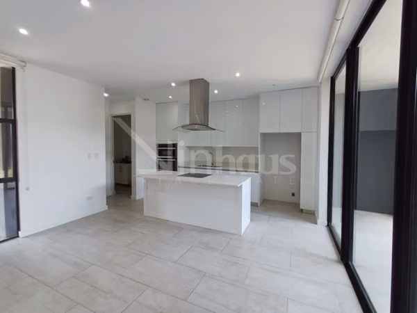 Venta de casa de una planta en Santa Ana Rio Oro