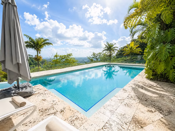 ALQUILER / VENTA DE CASA EN EXCLUSIVO CONDOMINIO VILLA REAL, SANTA ANA