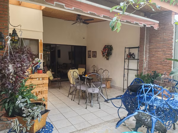 CASA ACOGEDORA UNA PLANTA 3  dorm. Rohrmoser