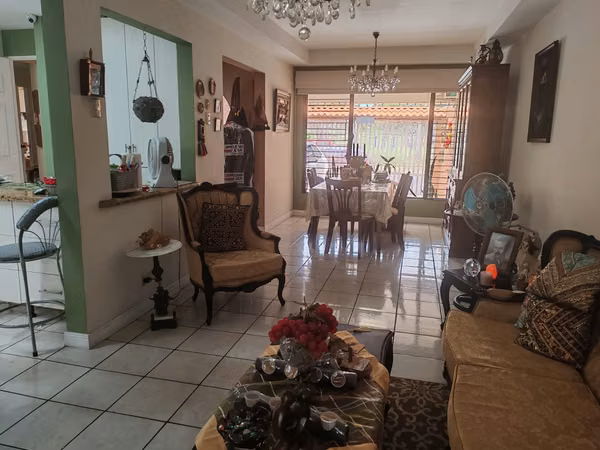CASA ACOGEDORA UNA PLANTA 3  dorm. Rohrmoser