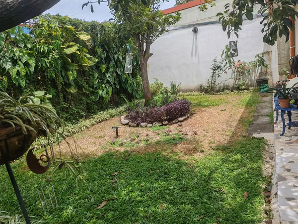 CASA ACOGEDORA UNA PLANTA 3  dorm. Rohrmoser
