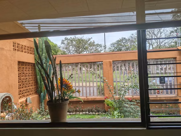 CASA ACOGEDORA UNA PLANTA 3  dorm. Rohrmoser