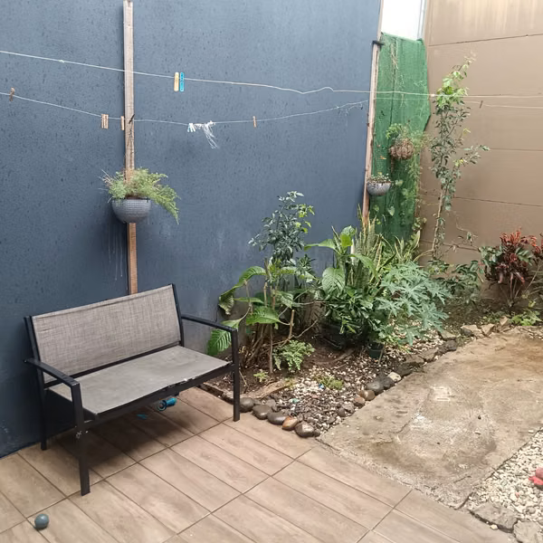 Casa en condominio, 3 dormitorios 2 parqueos, Ciruelas, La Guacima, Alajuela