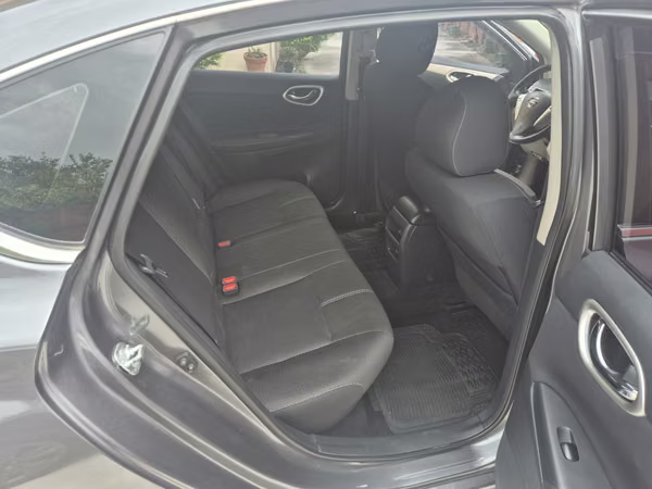 Nissan sentra en excelente estado