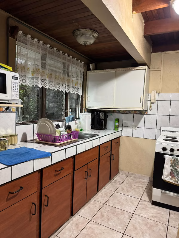 NUEVA OPORTUNIDAD DE COMPRA: Casa + Apartamento en un Mismo Terreno | Viva y Genere Ingresos