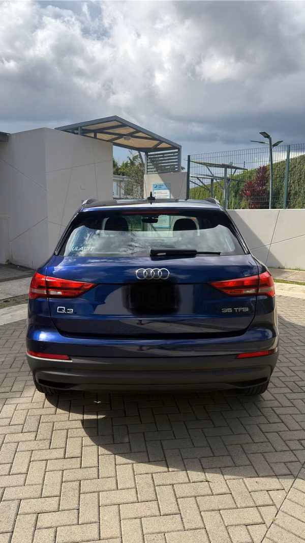 Audi Q3 35 TFSI 1.4T S-Tronic Comfort. Excelente estado. Récord de agencia y mantenimiento siempre realizado en Audi. Llantas nuevas (10/10). Vehículo muy cuidado.