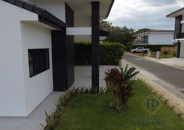 CASA DE LUJO EN VENTA Condominio Parque El Encino, Liberia, Guanacaste