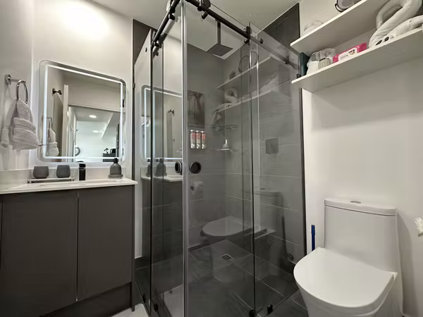 1 Parqueo | BÖ Escalante | 2 Hab | Amueblado | Piso 10