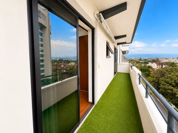 Apartamento cerca de Avenida Escazú | Alquiler o venta. P635