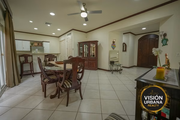 Apartamento Amueblado de 2 Habitaciones en Los Sueños, Herradura