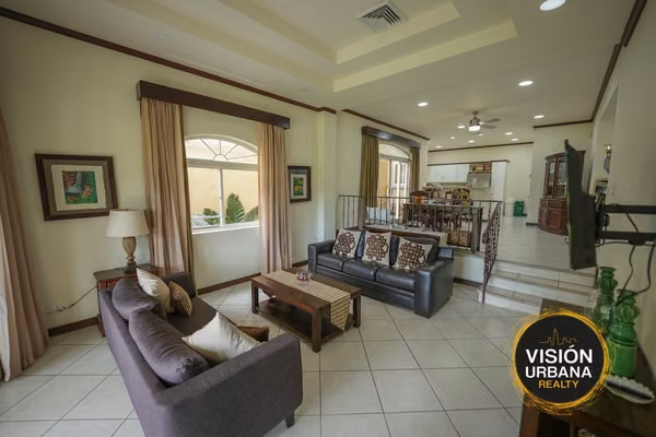Apartamento Amueblado de 2 Habitaciones en Los Sueños, Herradura