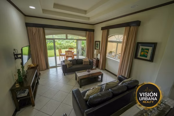 Apartamento Amueblado de 2 Habitaciones en Los Sueños, Herradura