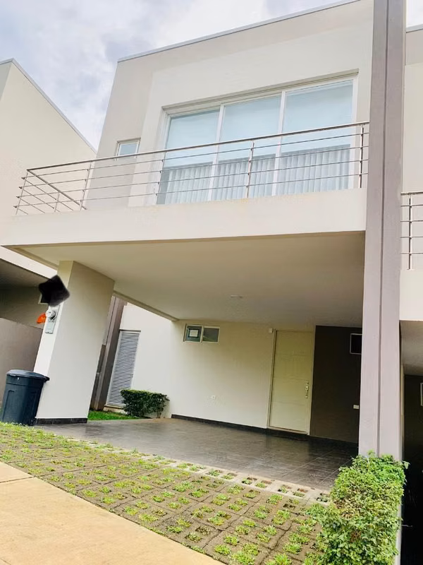 VENTA O ALQUILER DE CASA EN CONDOMINIO LA ARBOLEDA, BELEN