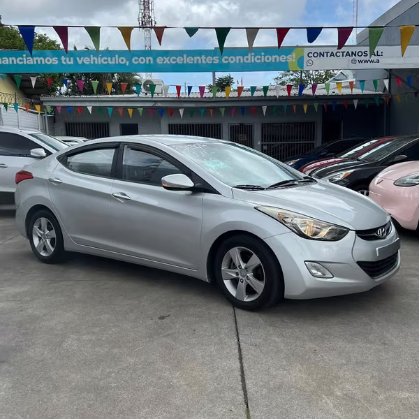 A CREDITO  HYUNDAI  AVANTE	2011